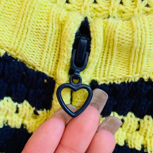 ❗️SOLD❗️ Cropped Yellow & Navy Blue Striped Zip Up Sweater - Picture 4 of 5